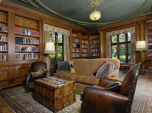 Внутри дома Гибсона, библиотека.