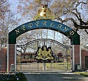 Главные ворота ранчо Neverland